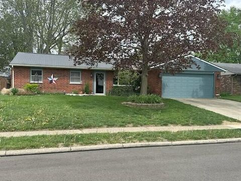 Photo of 2483 E Foxchase Court, Troy, OH 45373 (MLS # 1045031)