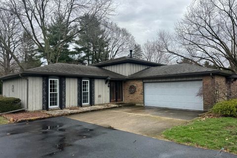 Photo of 4607 S Plateau Drive, Springfield, OH 45502 (MLS # 1044242)