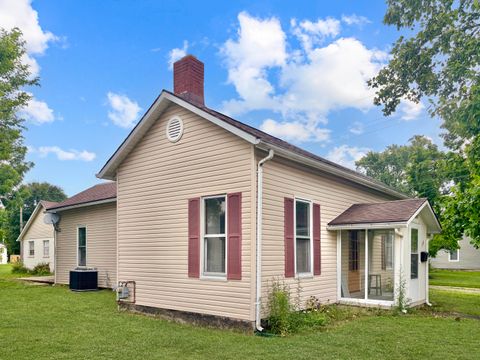 Photo of 118 E Mechanic Street, Eaton, OH 45320 (MLS # 1046690)