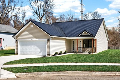 Photo of 1718 Northpoint Lane, Springfield, OH 45503 (MLS # 1044360)