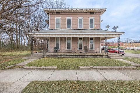 Photo of 302 W Pleasant Street, Springfield, OH 45503 (MLS # 1043488)