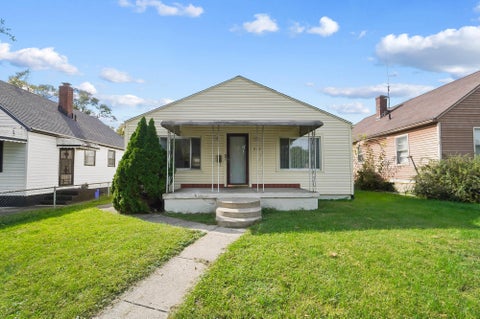 Photo of 865 Clarkson Avenue, Dayton, OH 45402 (MLS # 1048955)