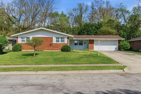 Photo of 422 Sherwood Park Drive, Springfield, OH 45505 (MLS # 1045073)