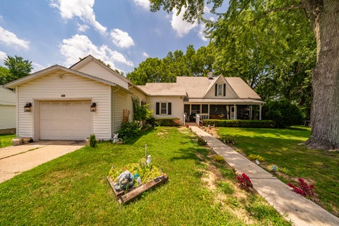 Photo of 421 Monterey Drive, Sidney, OH 45365 (MLS # 1046810)