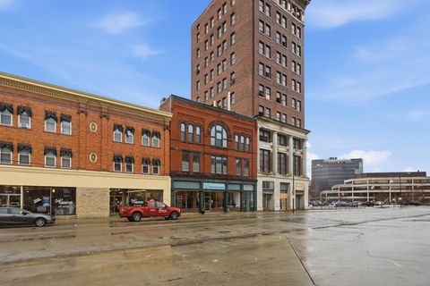 Photo of 38 W High Street #3B, Springfield, OH 45502 (MLS # 1043047)