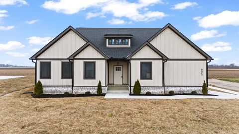 Photo of 995 Rosenthal Drive, Tipp City, OH 45371 (MLS # 1043009)