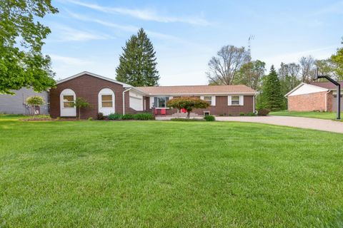 Photo of 708 Arrowhead Drive, Sidney, OH 45365 (MLS # 1045331)
