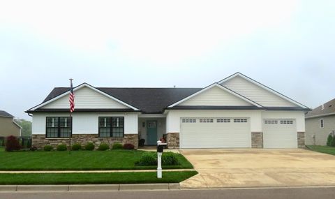 Photo of 546 Loxley Lane, Troy, OH 45373 (MLS # 1044328)