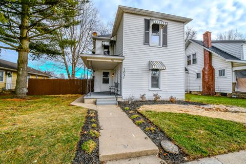 Photo of 703 Leonard Street, Piqua, OH 45356 (MLS # 1043083)