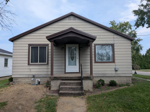 Photo of 1804 Wapakoneta Avenue, Sidney, OH 45365 (MLS # 1048250)
