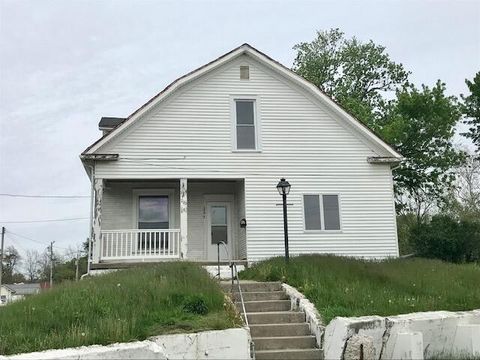 Photo of 200 E Silver Street, Wapakoneta, OH 45895 (MLS # 1045890)