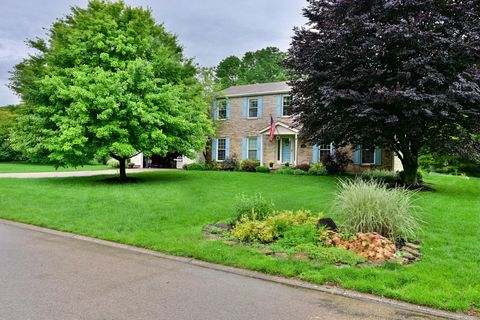 Photo of 2424 Rockingham Drive, Troy, OH 45373 (MLS # 1047037)