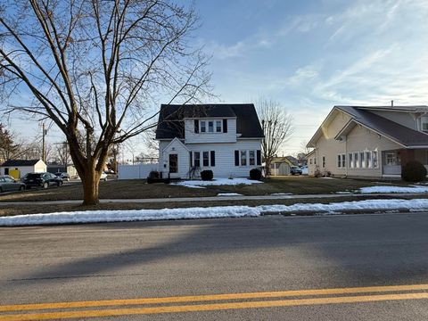 Photo of 328 E Livingston Street, Celina, OH 45822 (MLS # 1043813)