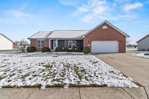 Photo of 110 Parkview Drive, Jackson Center, OH 45334 (MLS # 1042882)