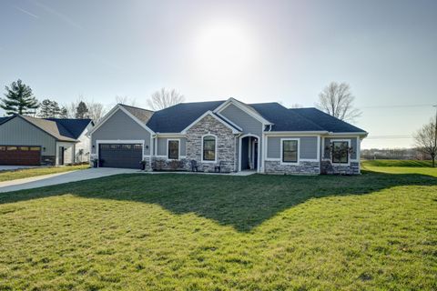 Photo of 218 Westbury Drive, Greenville, OH 45331 (MLS # 1044220)