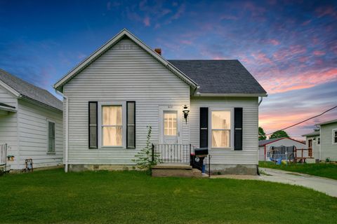 Photo of 608 W Pearl Street, Wapakoneta, OH 45895 (MLS # 1044153)