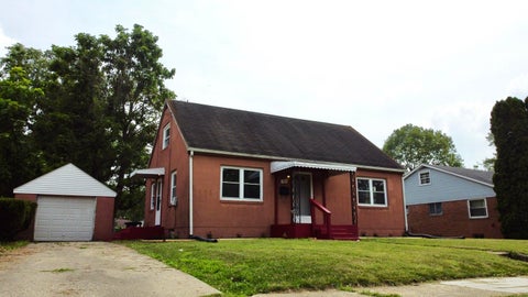 Photo of 1233 Bellefair Avenue, Springfield, OH 45506 (MLS # 1047183)