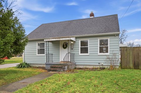 Photo of 329 Roosevelt Drive, Springfield, OH 45503 (MLS # 1044150)