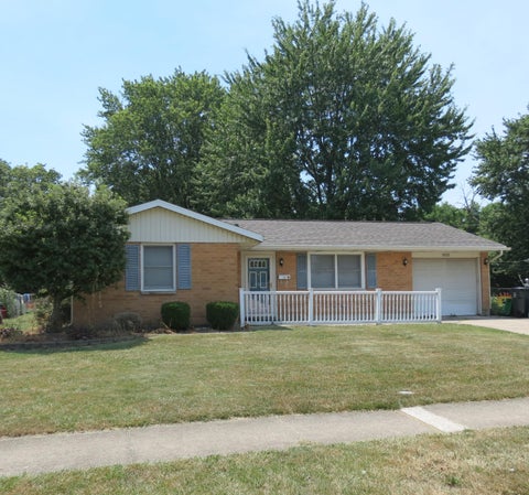 Photo of 1633 Fair Oaks Drive, Sidney, OH 45365 (MLS # 1047108)