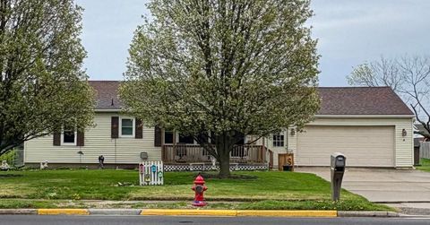 Photo of 142 S Vandemark Road, Sidney, OH 45365 (MLS # 1044902)