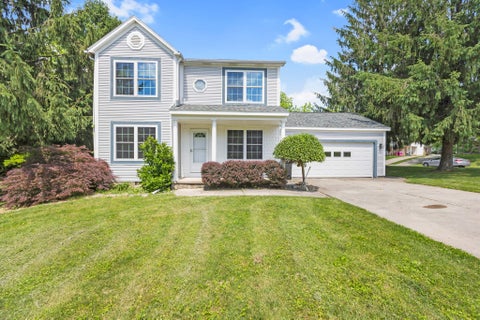 Photo of 400 Woodview Drive, Bellefontaine, OH 43311 (MLS # 1046203)