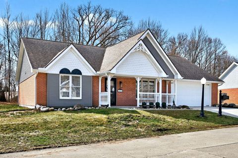 Photo of 1495 Victorian Way, Springfield, OH 45503 (MLS # 1044018)