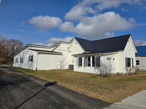 Photo of 211 E Wapakoneta Street, Waynesfield, OH 45896 (MLS # 1043864)