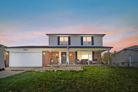 Photo of 4849 Heatherton Drive, Columbus, OH 43229 (MLS # 1042359)