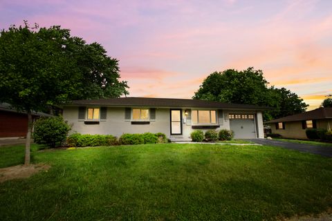 Photo of 1015 Romanus Drive, Vandalia, OH 45377 (MLS # 1045281)