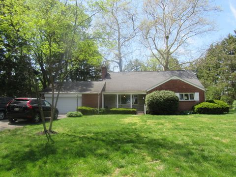 Photo of 517 Locust Hill Drive, Englewood, OH 45322 (MLS # 1045165)