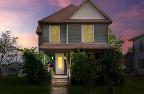 Photo of 121 E Spring Avenue, Bellefontaine, OH 43311 (MLS # 1045287)
