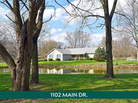 Photo of 1102 Main Drive, Greenville, OH 45331 (MLS # 1044048)