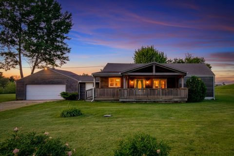 Photo of 8228 Elida Road, Delphos, OH 45833 (MLS # 1046165)