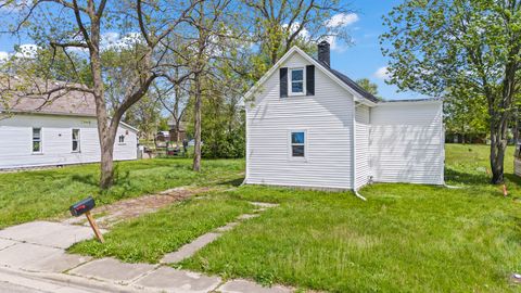 Photo of 309 S Market Street, Union City, OH 45390 (MLS # 1045802)