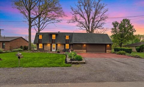 Photo of 8095 Blue Heron Cove, Huntsville, OH 43324 (MLS # 1045530)