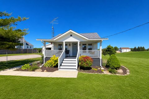 Photo of 5415 County Road 28, Zanesfield, OH 43360 (MLS # 1045996)