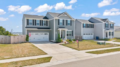 Photo of 1898 Charles Court, Dayton, OH 45439 (MLS # 1043132)