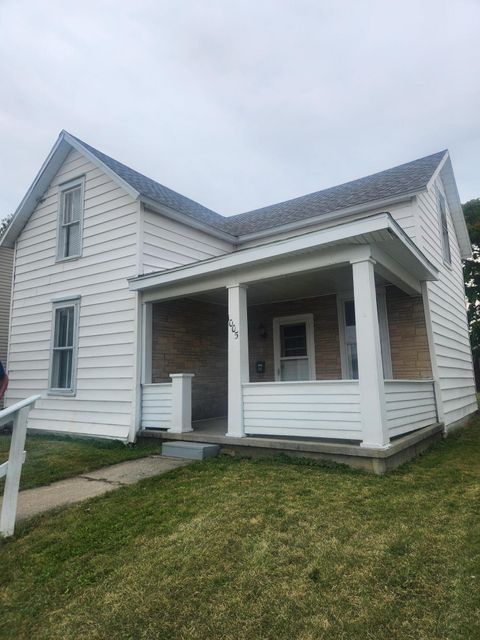 Photo of 1005 Hendricks Street, Saint Marys, OH 45885 (MLS # 1047288)