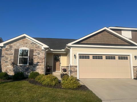 Photo of 2220 Mcclouds Square, Marysville, OH 43040 (MLS # 1046906)