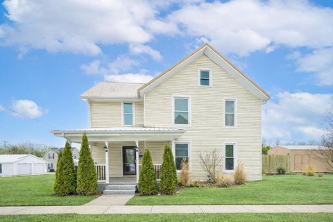 Photo of 301 N Elm Street, Bellefontaine, OH 43311 (MLS # 1043387)