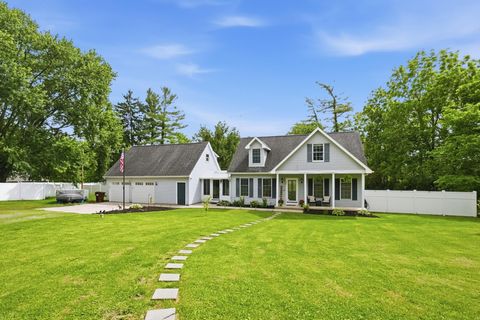 Photo of 198 E Downey Drive, Springfield, OH 45504 (MLS # 1046080)