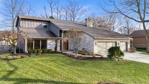 Photo of 6810 Trailview Drive, Dayton, OH 45414 (MLS # 1043202)