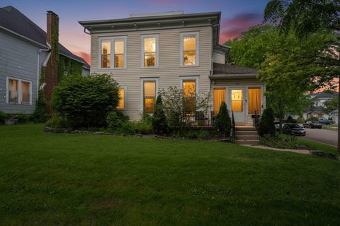 Photo of 101 Court Street, Wapakoneta, OH 45895 (MLS # 1046393)
