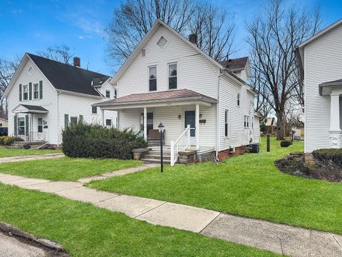 Photo of 542 S Walnut Street, Urbana, OH 43078 (MLS # 1044512)