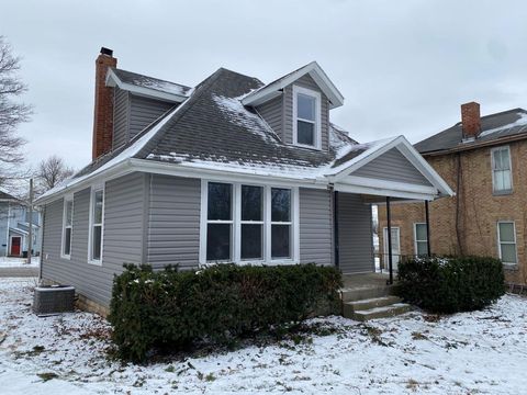 Photo of 504 E Chillicothe Avenue, Bellefontaine, OH 43311 (MLS # 1043367)