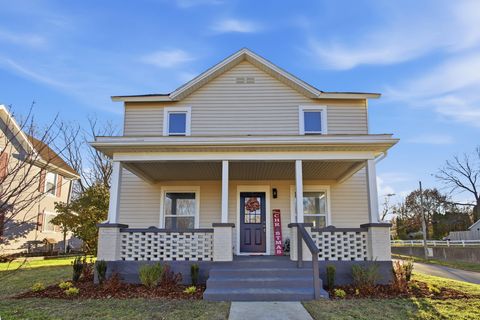 Photo of 1601 Kenton Street, Springfield, OH 45505 (MLS # 1042597)