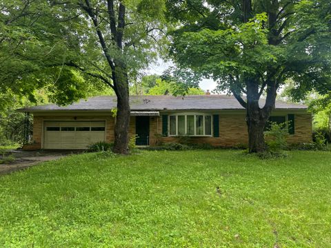 Photo of 254 Oakridge Drive, Springfield, OH 45504 (MLS # 1045936)
