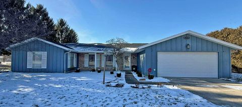 Photo of 9480 Meckstroth Drive, Piqua, OH 45356 (MLS # 1043424)