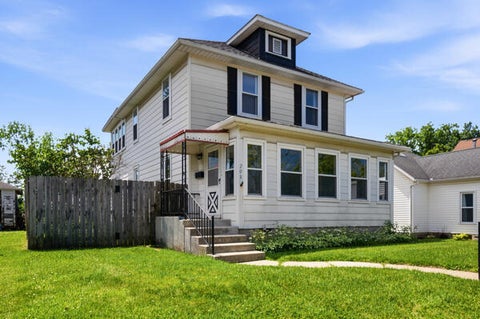 Photo of 204 Washington Avenue, Bellefontaine, OH 43311 (MLS # 1046198)