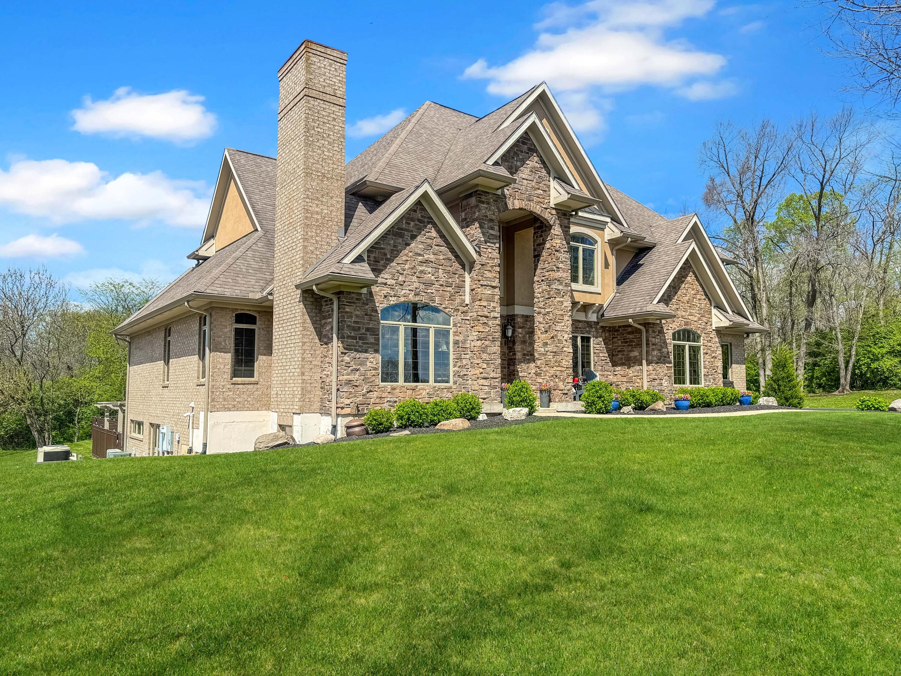 Urbana, Ohio, 43078, United States, 5 Bedrooms Bedrooms, ,6 BathroomsBathrooms,Residential,Active,2043846